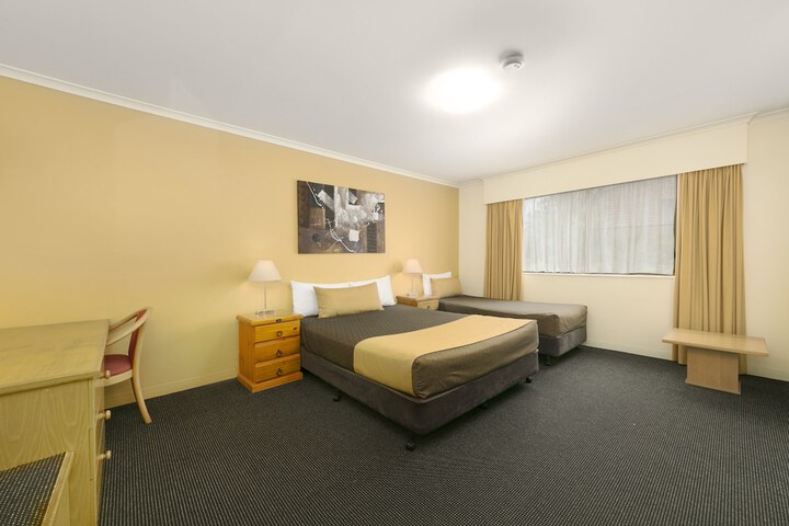 Room 2 of 23