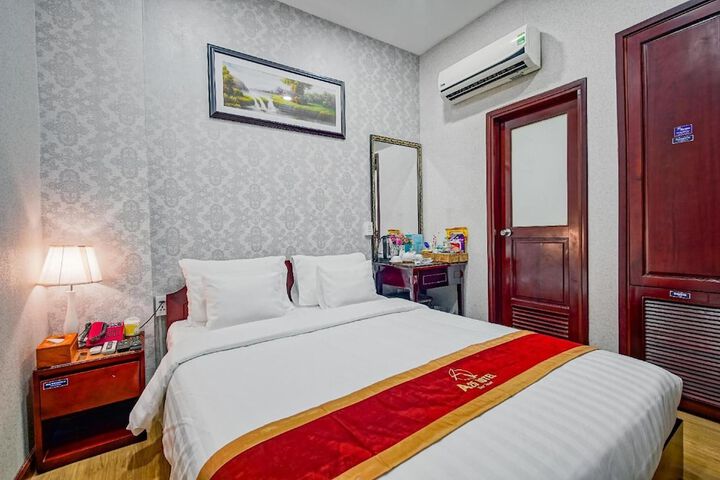 Room 22 of 49