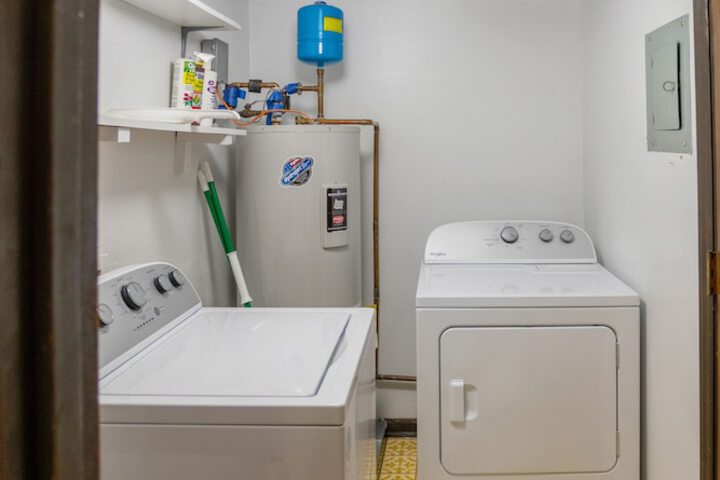 Laundry 27 of 48