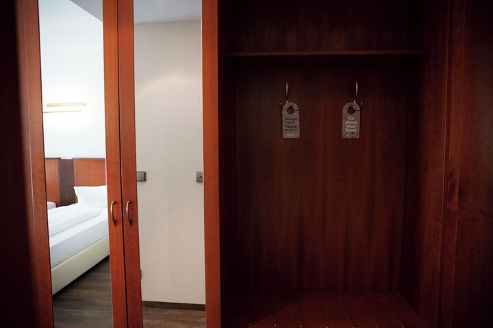 Room 49 of 123