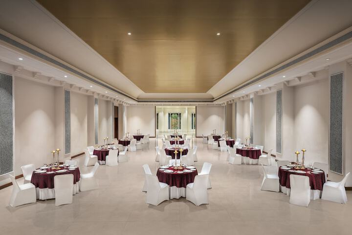 Ballroom/Hall 30 of 36