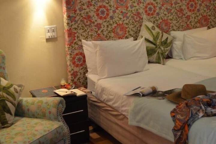 Room 18 of 33