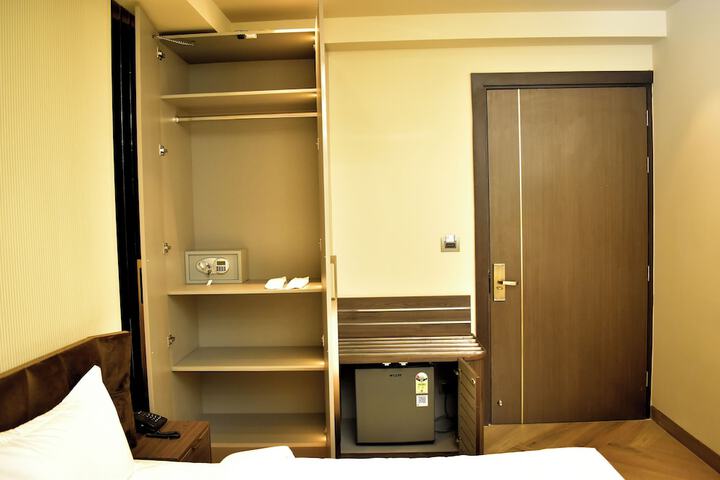 Room 7 of 22