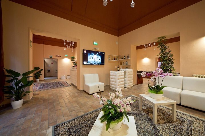 Hotel Interior 4 of 104