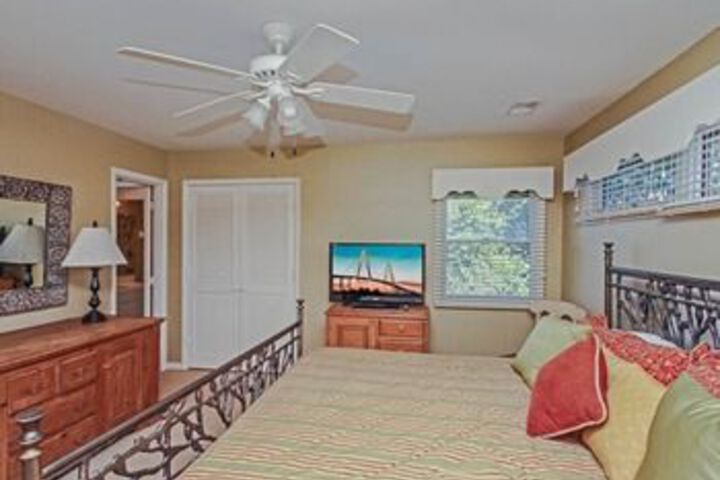 Room 12 of 43