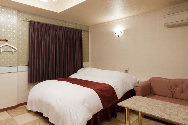 Room 3 of 25