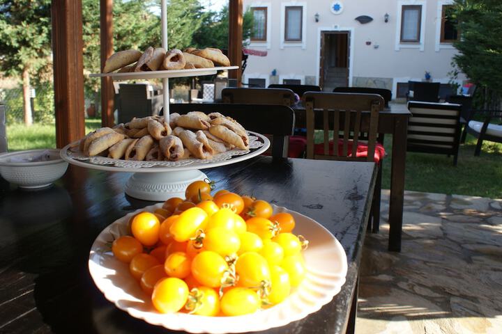 Breakfast/Coffee Service 56 of 93