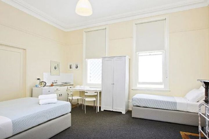 Room 4 of 39