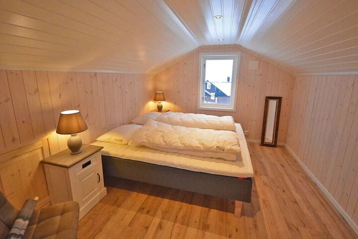 Room 2 of 11
