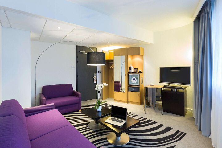 Room 40 of 278
