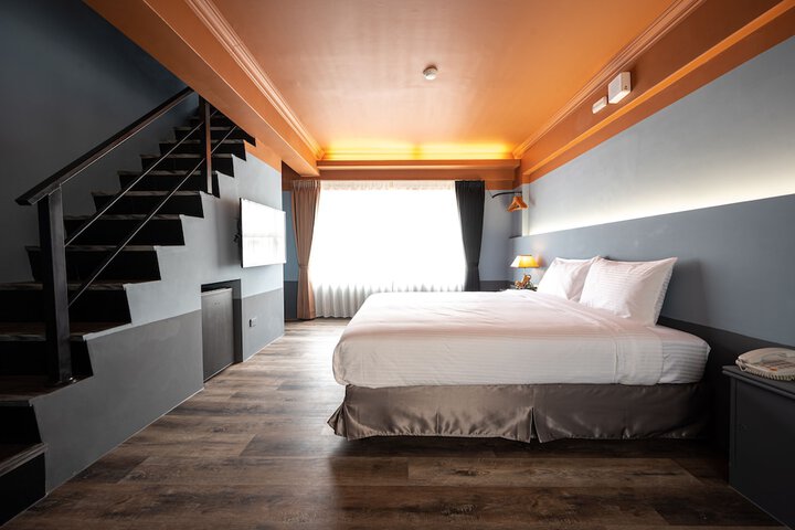 Room 12 of 46