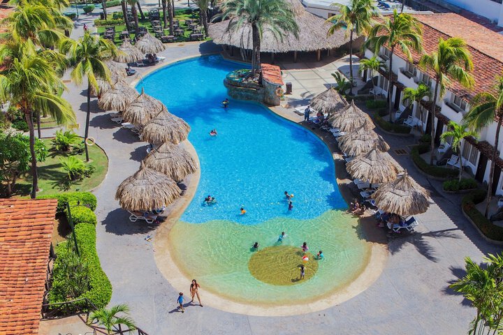 Pools & Facilities