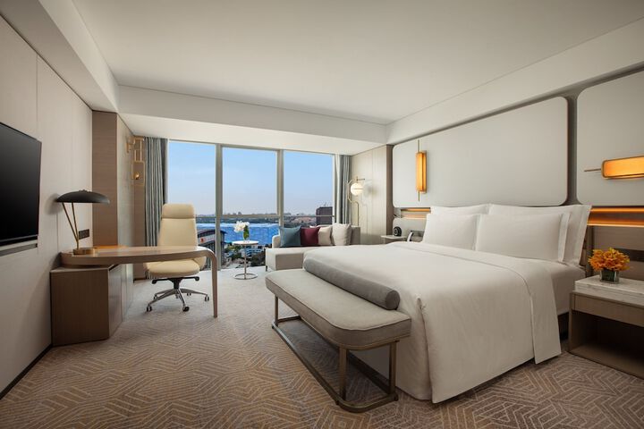 Room 35 of 135