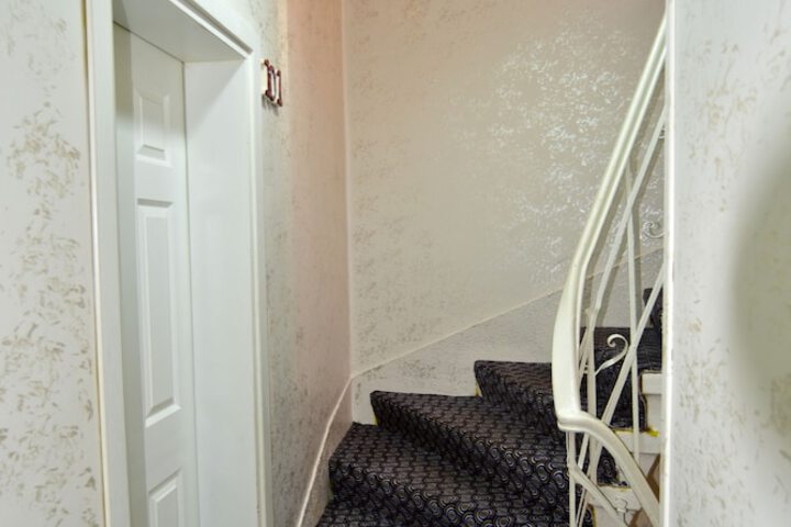 Room 4 of 38