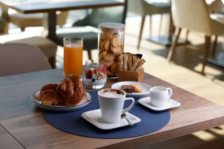 Breakfast/Coffee Service 65 of 82
