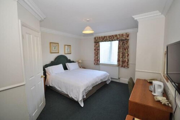 Room 9 of 23