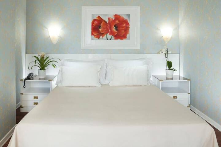 Room 15 of 53