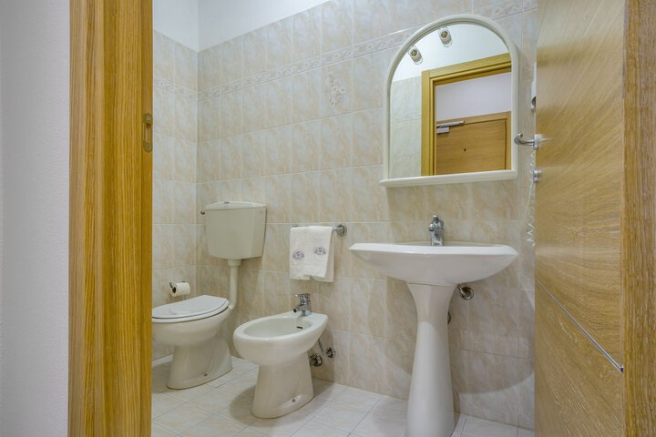 Room 45 of 71