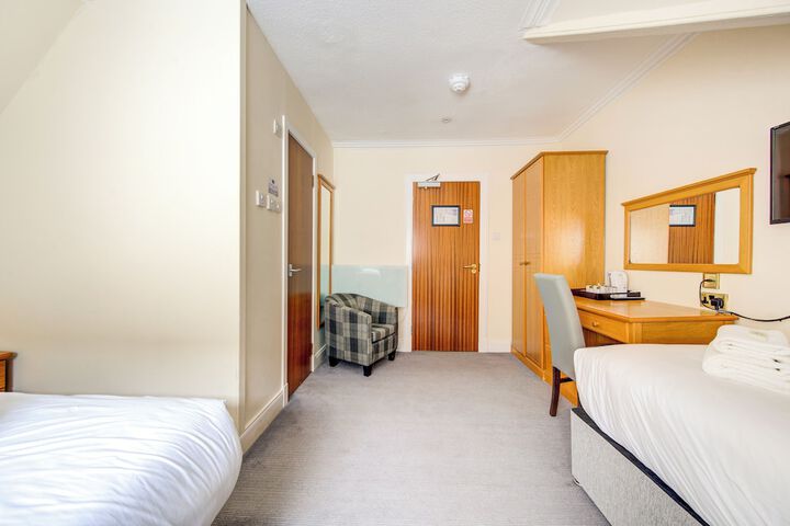 Room 25 of 105