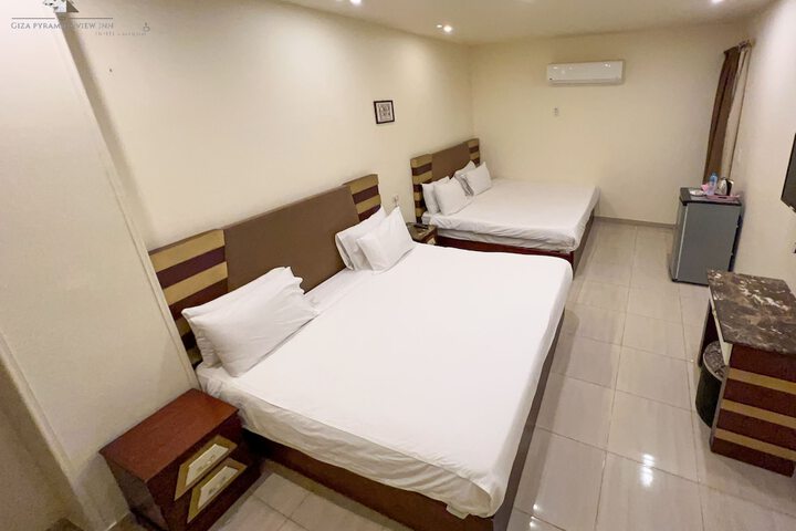 Room 33 of 284