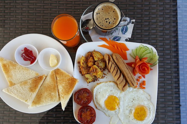 Breakfast/Coffee Service 30 of 33