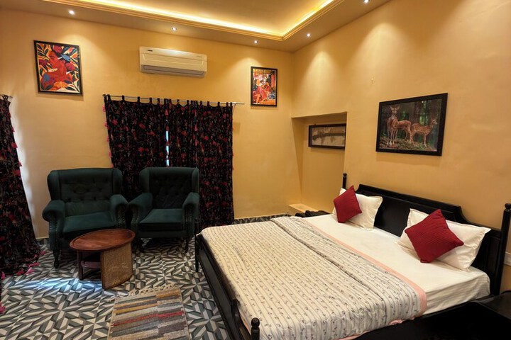 Room 34 of 89