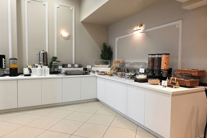 Breakfast/Coffee Service 19 of 50