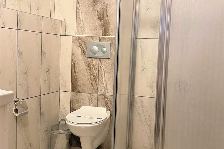 Room 70 of 99