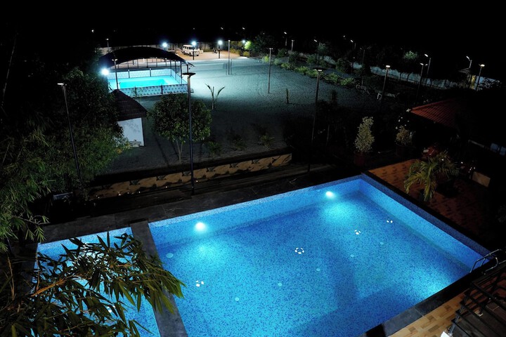 Pool 104 of 138