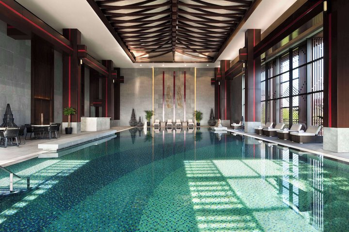 Hotel Pool