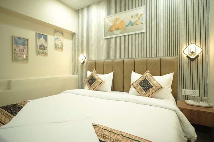 Room 7 of 15