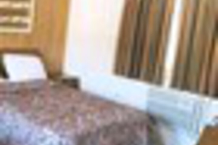Room 32 of 51
