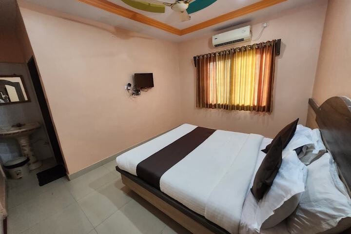 Hotel Sai Laxmi
