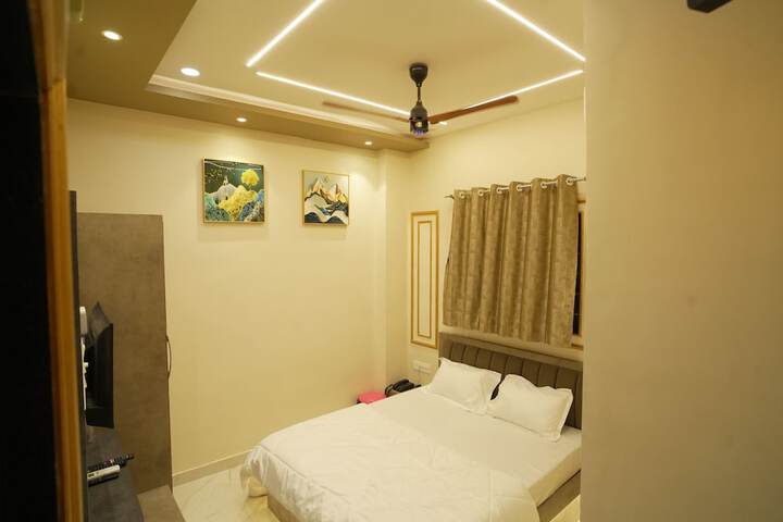 Room 7 of 34