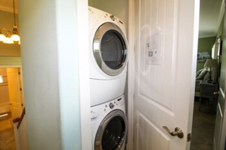 Laundry 7 of 25