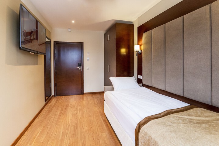 Room 22 of 36