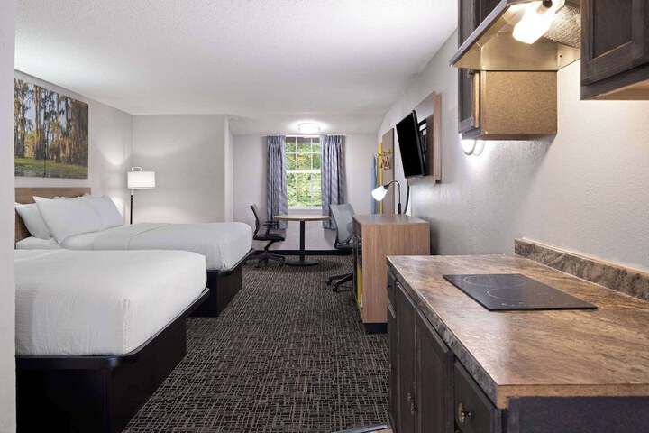 1 King Bed Studio Efficiency Suite (4 of 19)