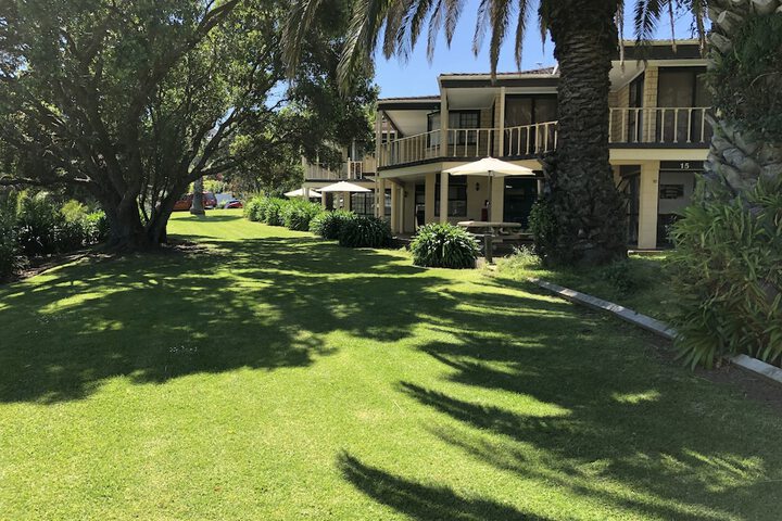Hotel Exterior 115 of 141