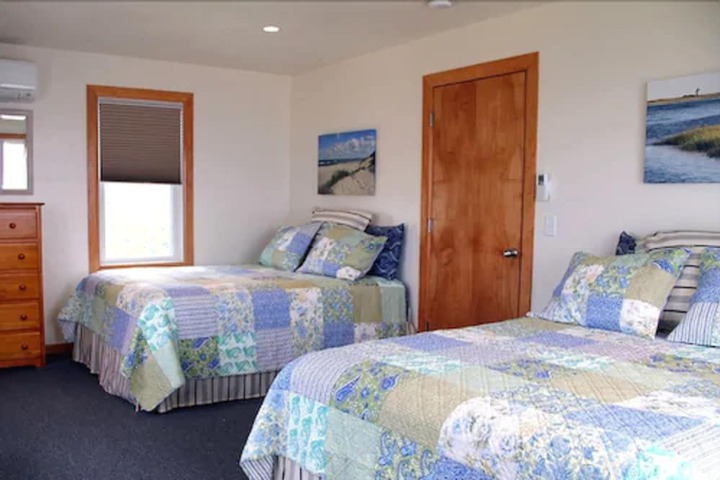 Room 53 of 190