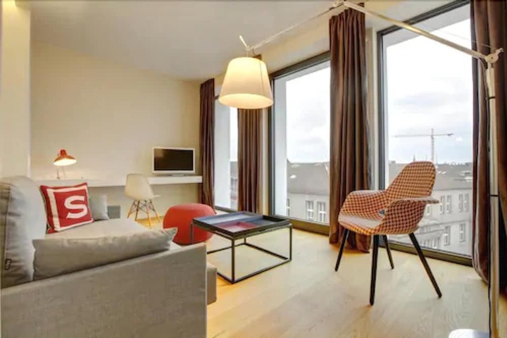 Room 16 of 35