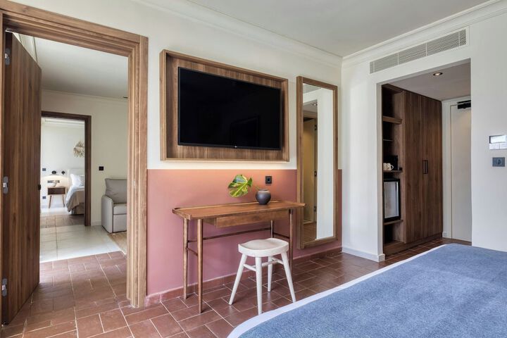 Room 40 of 201