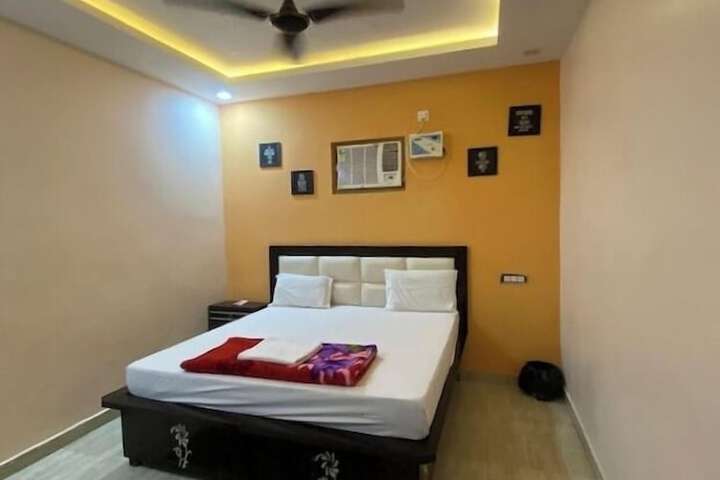 Room 10 of 11
