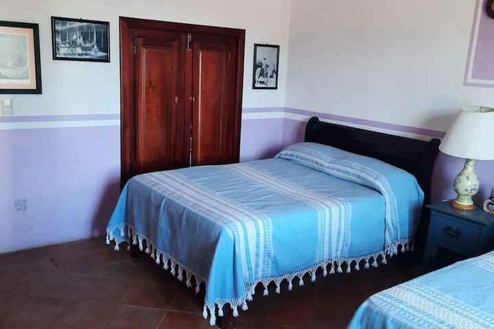 Room 9 of 37