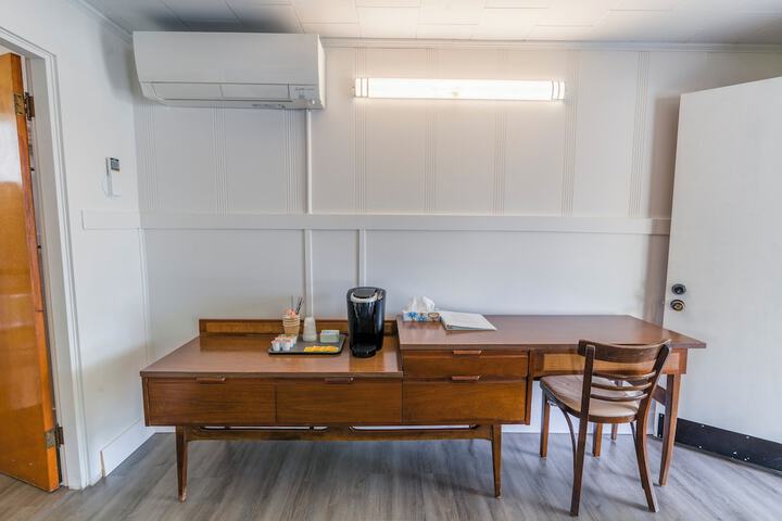 Room 27 of 59