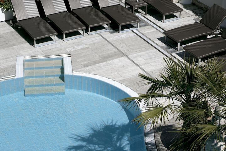 Pool 49 of 111