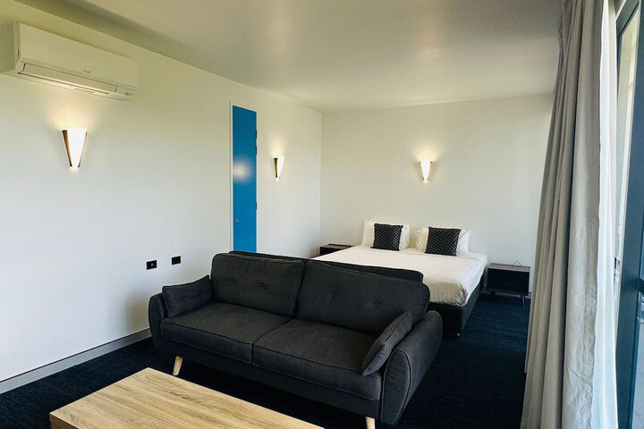 Room 16 of 35