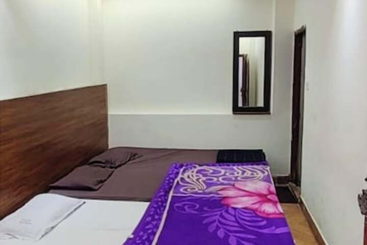 Room 3 of 41