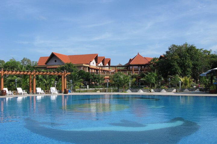 Hotel Pool