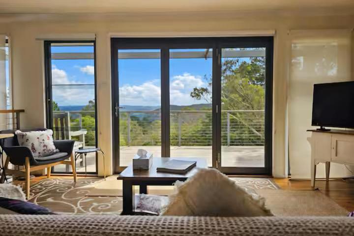 Narrow Neck Views - Peaceful 4 Bedroom Home with Stunning Views!