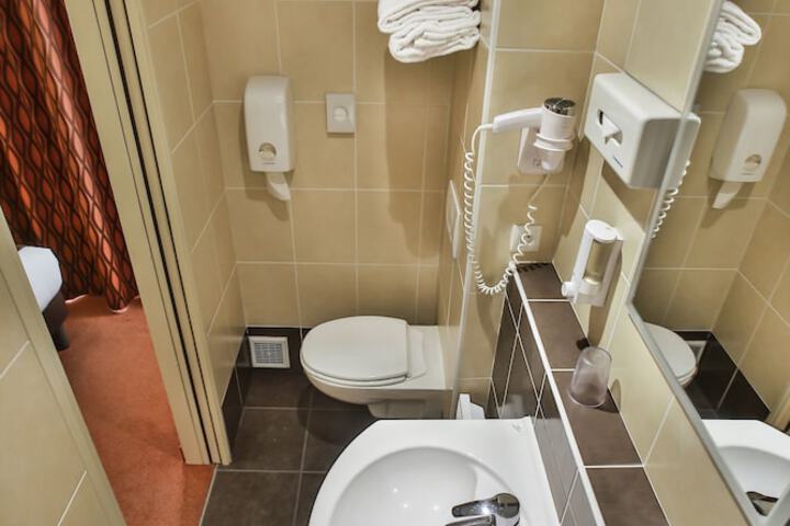 Clean Restrooms
